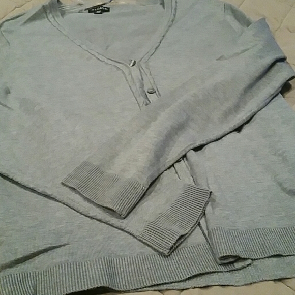 Sweater - Picture 4 of 5